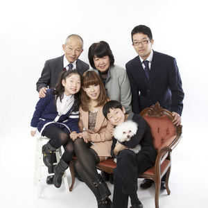 奈良のフォトスタジオで撮影する 家族写真