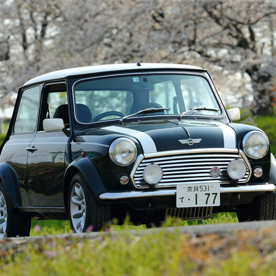 愛車と桜 ロケ撮影 走行シーンも撮影可 News 奈良で写真スタジオ 出張撮影 Photo Links フォトリンクス